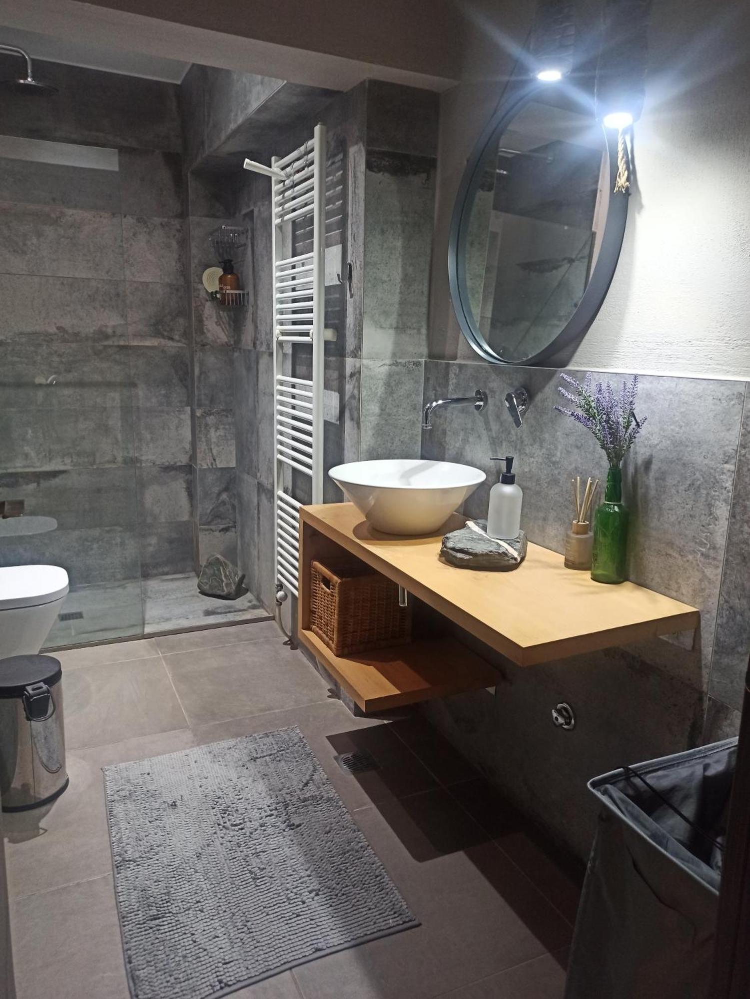 Yannis' Apartment Драма Екстериор снимка